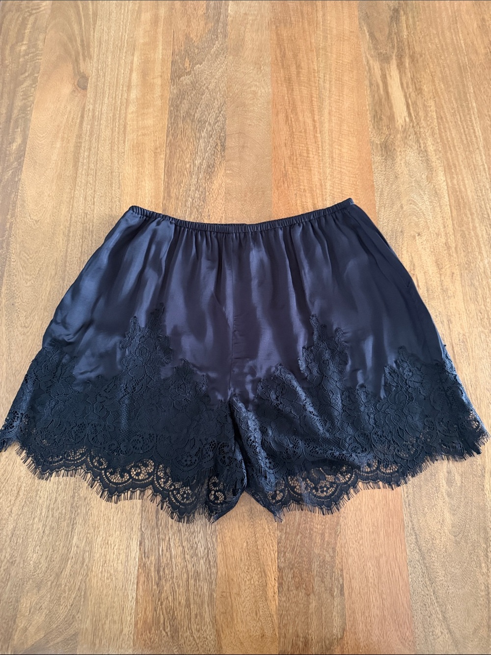 LyreBird Lace Trim Shorts (Black, Size Small)